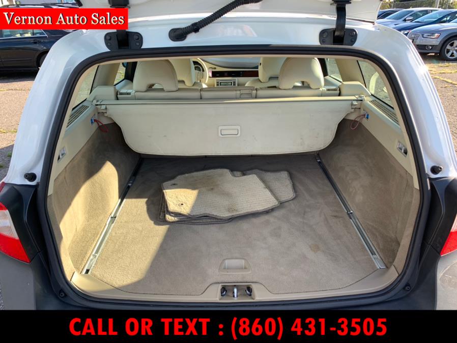 2009 Volvo XC70 4dr Wgn 3.2L w/Sunroof, available for sale in Manchester, Connecticut | Vernon Auto Sale & Service. Manchester, Connecticut 2009 Volvo XC70 4dr Wgn 3.2L w/Sunroof, available for sale in Manchester, Connecticut | Vernon Auto Sale & Service. Manchester, Connecticut