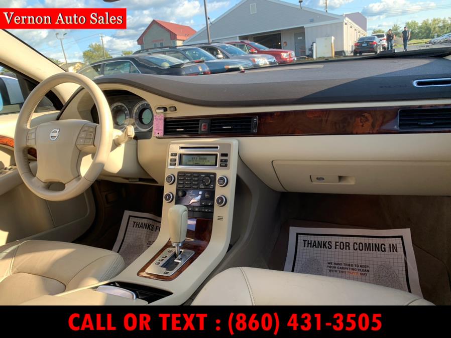 2009 Volvo XC70 4dr Wgn 3.2L w/Sunroof, available for sale in Manchester, Connecticut | Vernon Auto Sale & Service. Manchester, Connecticut 2009 Volvo XC70 4dr Wgn 3.2L w/Sunroof, available for sale in Manchester, Connecticut | Vernon Auto Sale & Service. Manchester, Connecticut