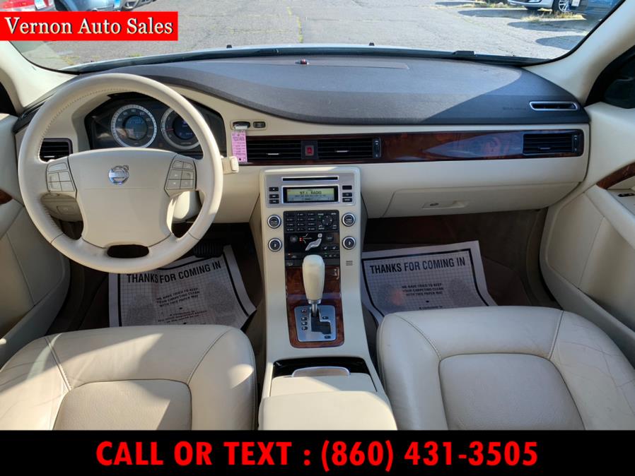 2009 Volvo XC70 4dr Wgn 3.2L w/Sunroof, available for sale in Manchester, Connecticut | Vernon Auto Sale & Service. Manchester, Connecticut 2009 Volvo XC70 4dr Wgn 3.2L w/Sunroof, available for sale in Manchester, Connecticut | Vernon Auto Sale & Service. Manchester, Connecticut