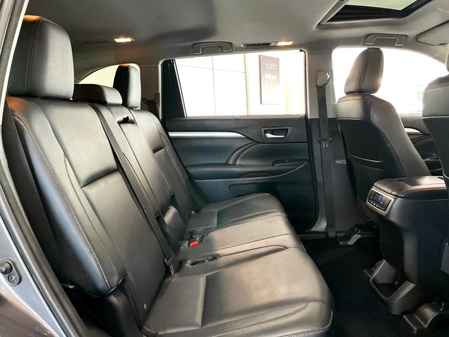 Used Toyota Highlander AWD 4dr V6 XLE (Natl) 2015 | Luxury Motor Club. Franklin Square, New York Used Toyota Highlander AWD 4dr V6 XLE (Natl) 2015 | Luxury Motor Club. Franklin Square, New York