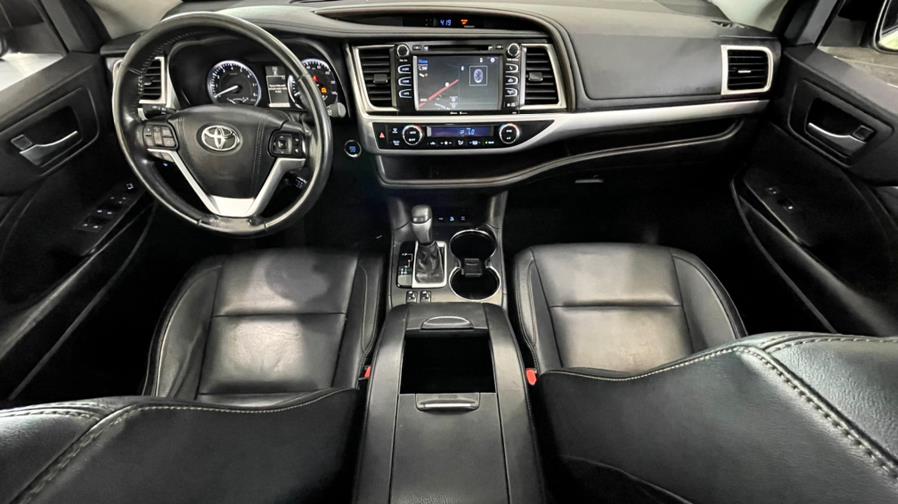 Used Toyota Highlander AWD 4dr V6 XLE (Natl) 2015 | Luxury Motor Club. Franklin Square, New York Used Toyota Highlander AWD 4dr V6 XLE (Natl) 2015 | Luxury Motor Club. Franklin Square, New York