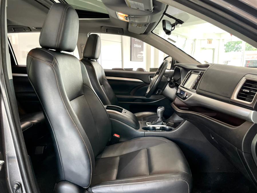 Used Toyota Highlander AWD 4dr V6 XLE (Natl) 2015 | Luxury Motor Club. Franklin Square, New York Used Toyota Highlander AWD 4dr V6 XLE (Natl) 2015 | Luxury Motor Club. Franklin Square, New York