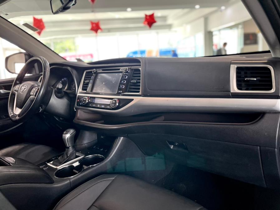 Used Toyota Highlander AWD 4dr V6 XLE (Natl) 2015 | Luxury Motor Club. Franklin Square, New York Used Toyota Highlander AWD 4dr V6 XLE (Natl) 2015 | Luxury Motor Club. Franklin Square, New York