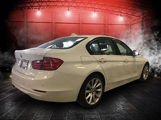 Used BMW 3 Series 4dr Sdn 320i xDrive AWD South Africa 2015 | Sunrise Auto Outlet. Amityville, New York Used BMW 3 Series 4dr Sdn 320i xDrive AWD South Africa 2015 | Sunrise Auto Outlet. Amityville, New York