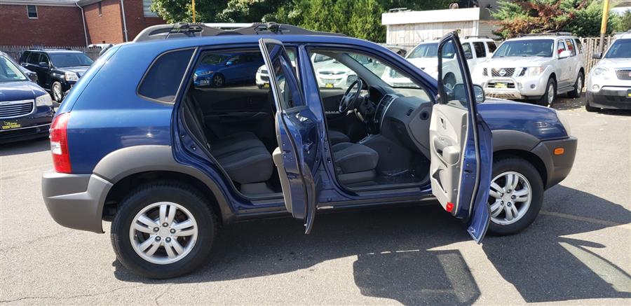 2007 Hyundai Tucson 4WD 4dr Auto SE, available for sale in Little Ferry, New Jersey | Victoria Preowned Autos Inc. Little Ferry, New Jersey 2007 Hyundai Tucson 4WD 4dr Auto SE, available for sale in Little Ferry, New Jersey | Victoria Preowned Autos Inc. Little Ferry, New Jersey