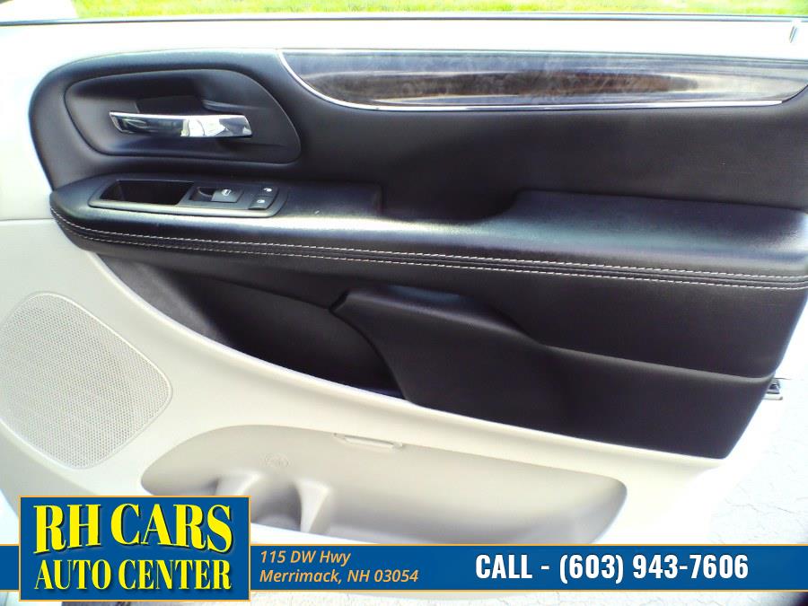 Used Chrysler Town & Country 4dr Wgn Touring 2016 | RH Cars LLC. Merrimack, New Hampshire Used Chrysler Town & Country 4dr Wgn Touring 2016 | RH Cars LLC. Merrimack, New Hampshire