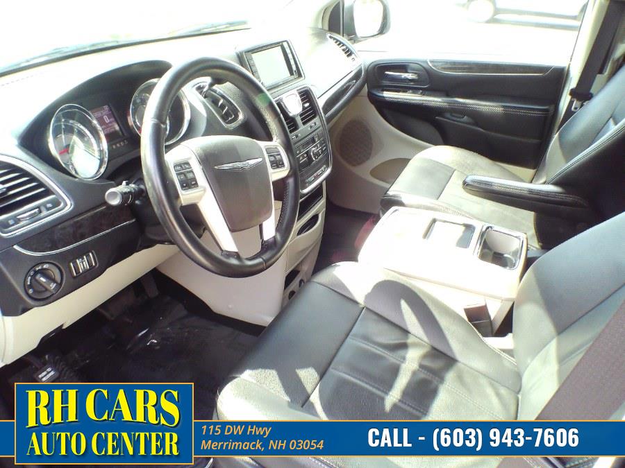 Used Chrysler Town & Country 4dr Wgn Touring 2016 | RH Cars LLC. Merrimack, New Hampshire Used Chrysler Town & Country 4dr Wgn Touring 2016 | RH Cars LLC. Merrimack, New Hampshire