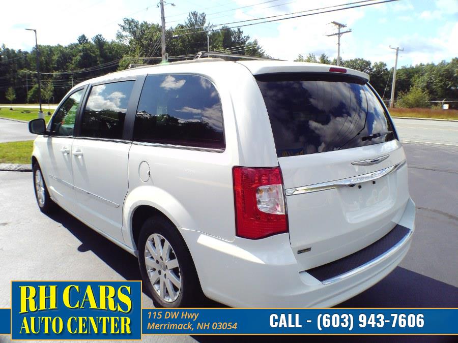 Used Chrysler Town & Country 4dr Wgn Touring 2016 | RH Cars LLC. Merrimack, New Hampshire Used Chrysler Town & Country 4dr Wgn Touring 2016 | RH Cars LLC. Merrimack, New Hampshire