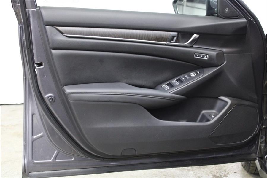2019 Honda Accord EXL, available for sale in Paterson, New Jersey | Fast Track Motors. Paterson, New Jersey 2019 Honda Accord EXL, available for sale in Paterson, New Jersey | Fast Track Motors. Paterson, New Jersey