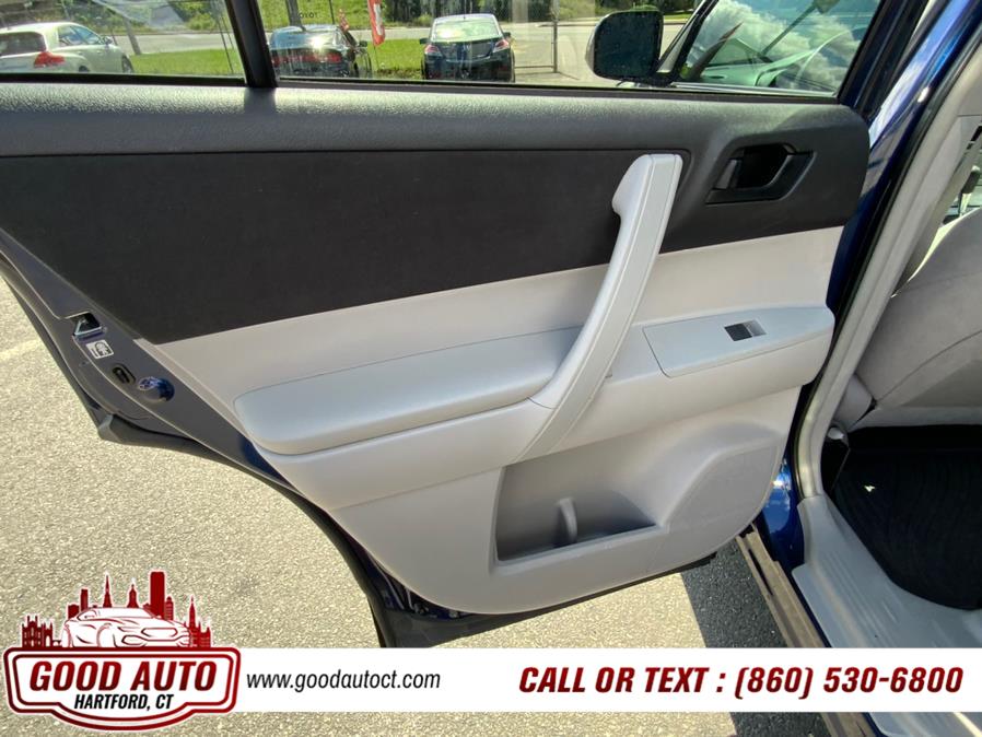2013 Toyota Highlander 4WD 4dr V6 (Natl), available for sale in Hartford, Connecticut | Good Auto LLC. Hartford, Connecticut 2013 Toyota Highlander 4WD 4dr V6 (Natl), available for sale in Hartford, Connecticut | Good Auto LLC. Hartford, Connecticut