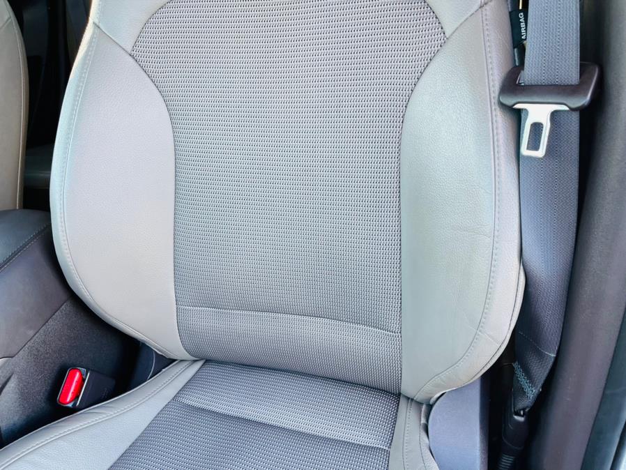 2015 Hyundai Tucson AWD 4dr SE PZEV, available for sale in New Britain, Connecticut | Supreme Automotive. New Britain, Connecticut 2015 Hyundai Tucson AWD 4dr SE PZEV, available for sale in New Britain, Connecticut | Supreme Automotive. New Britain, Connecticut
