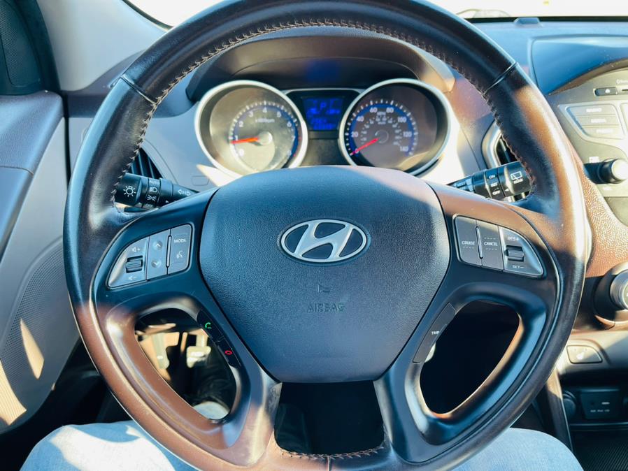 2015 Hyundai Tucson AWD 4dr SE PZEV, available for sale in New Britain, Connecticut | Supreme Automotive. New Britain, Connecticut 2015 Hyundai Tucson AWD 4dr SE PZEV, available for sale in New Britain, Connecticut | Supreme Automotive. New Britain, Connecticut