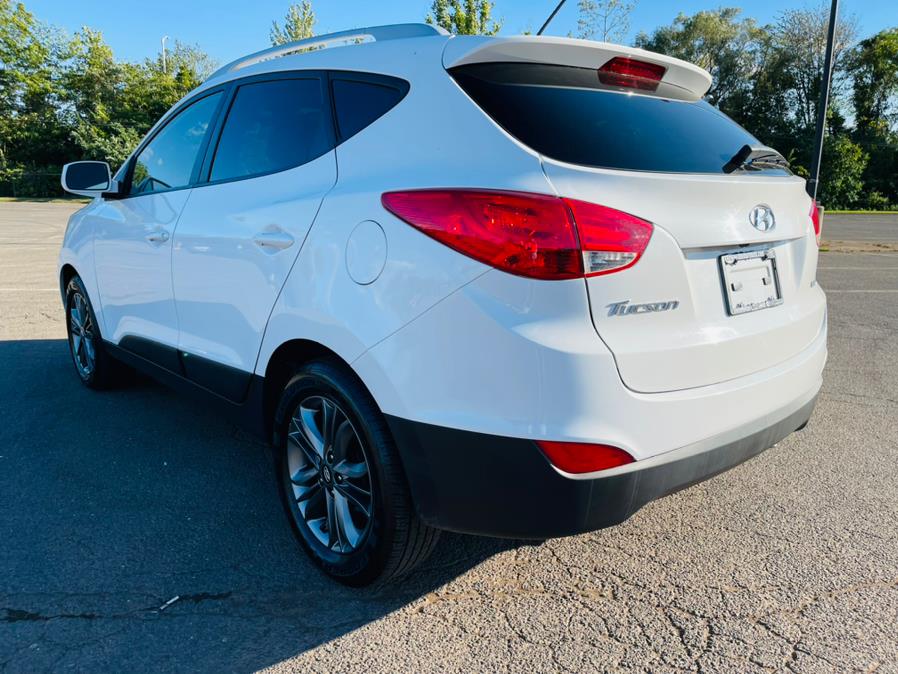 2015 Hyundai Tucson AWD 4dr SE PZEV, available for sale in New Britain, Connecticut | Supreme Automotive. New Britain, Connecticut 2015 Hyundai Tucson AWD 4dr SE PZEV, available for sale in New Britain, Connecticut | Supreme Automotive. New Britain, Connecticut