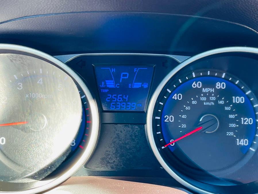 2015 Hyundai Tucson AWD 4dr SE PZEV, available for sale in New Britain, Connecticut | Supreme Automotive. New Britain, Connecticut 2015 Hyundai Tucson AWD 4dr SE PZEV, available for sale in New Britain, Connecticut | Supreme Automotive. New Britain, Connecticut