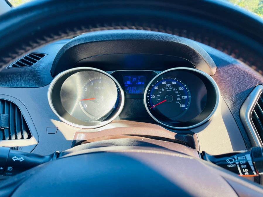 2015 Hyundai Tucson AWD 4dr SE PZEV, available for sale in New Britain, Connecticut | Supreme Automotive. New Britain, Connecticut 2015 Hyundai Tucson AWD 4dr SE PZEV, available for sale in New Britain, Connecticut | Supreme Automotive. New Britain, Connecticut