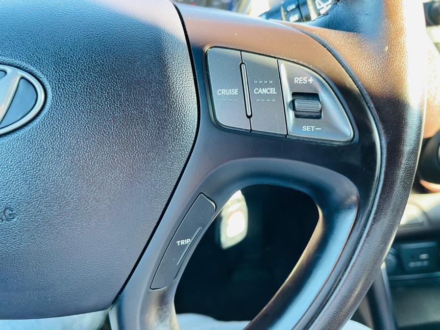 2015 Hyundai Tucson AWD 4dr SE PZEV, available for sale in New Britain, Connecticut | Supreme Automotive. New Britain, Connecticut 2015 Hyundai Tucson AWD 4dr SE PZEV, available for sale in New Britain, Connecticut | Supreme Automotive. New Britain, Connecticut