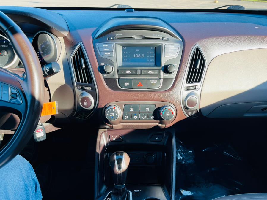 2015 Hyundai Tucson AWD 4dr SE PZEV, available for sale in New Britain, Connecticut | Supreme Automotive. New Britain, Connecticut 2015 Hyundai Tucson AWD 4dr SE PZEV, available for sale in New Britain, Connecticut | Supreme Automotive. New Britain, Connecticut