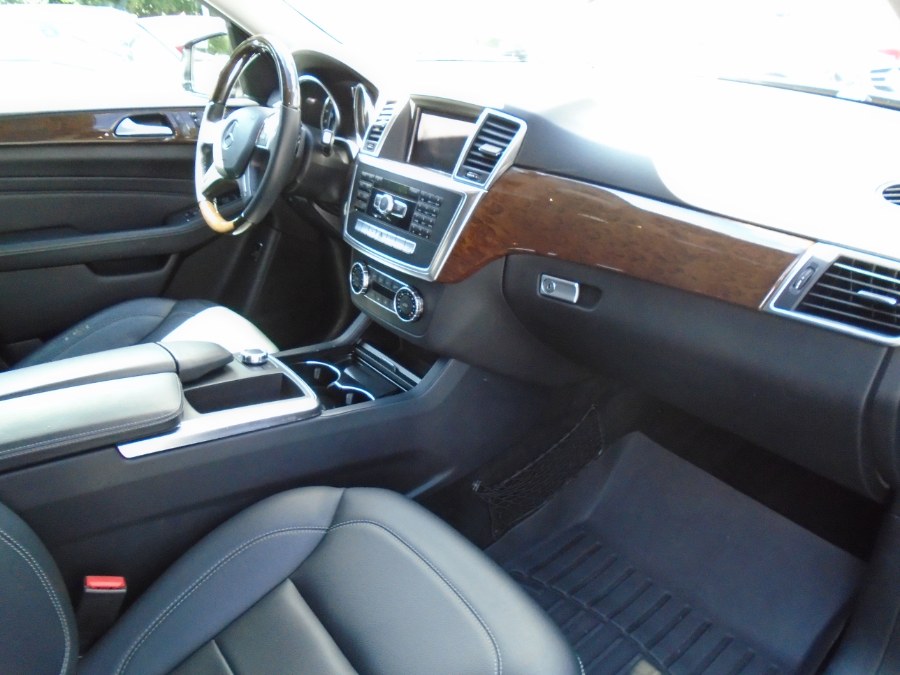 2012 Mercedes-Benz M-Class 4MATIC 4dr ML350, available for sale in Waterbury, Connecticut | Jim Juliani Motors. Waterbury, Connecticut 2012 Mercedes-Benz M-Class 4MATIC 4dr ML350, available for sale in Waterbury, Connecticut | Jim Juliani Motors. Waterbury, Connecticut