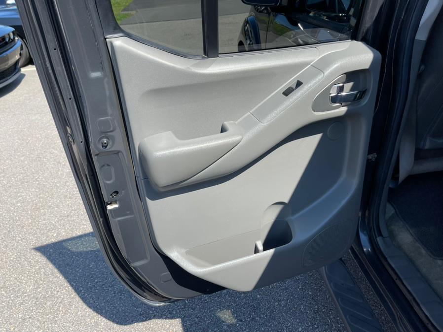 2013 Nissan Frontier 4WD Crew Cab SWB Auto S, available for sale in South Windsor, Connecticut | Mike And Tony Auto Sales, Inc. South Windsor, Connecticut 2013 Nissan Frontier 4WD Crew Cab SWB Auto S, available for sale in South Windsor, Connecticut | Mike And Tony Auto Sales, Inc. South Windsor, Connecticut