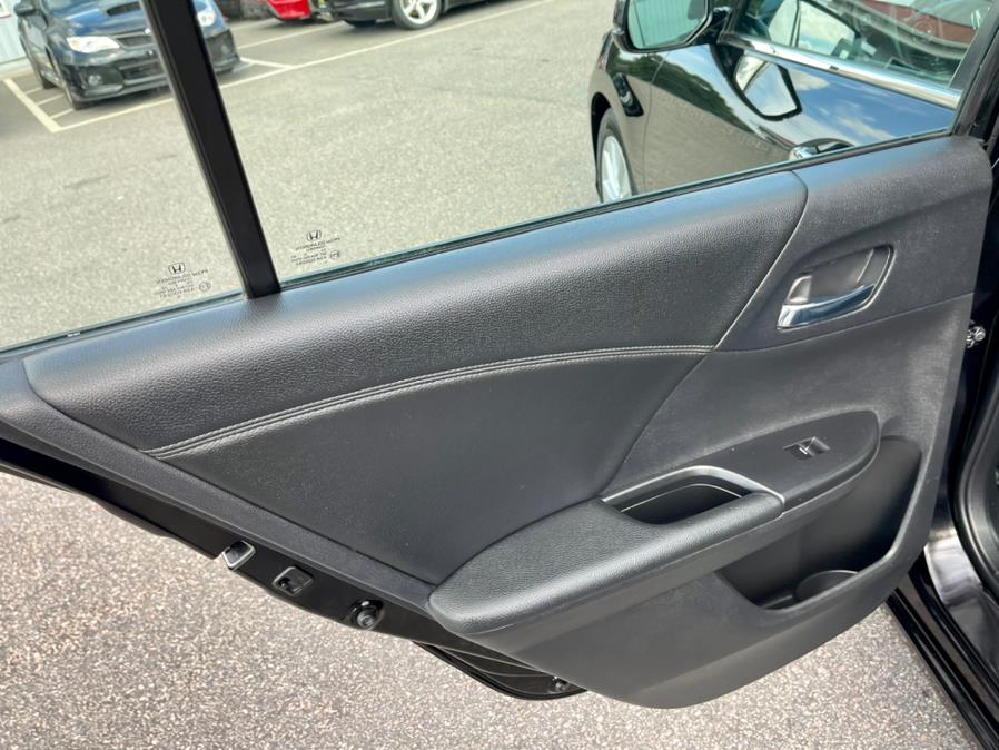 2015 Honda Accord Sedan 4dr I4 CVT EX-L w/Navi, available for sale in South Windsor, Connecticut | Mike And Tony Auto Sales, Inc. South Windsor, Connecticut 2015 Honda Accord Sedan 4dr I4 CVT EX-L w/Navi, available for sale in South Windsor, Connecticut | Mike And Tony Auto Sales, Inc. South Windsor, Connecticut