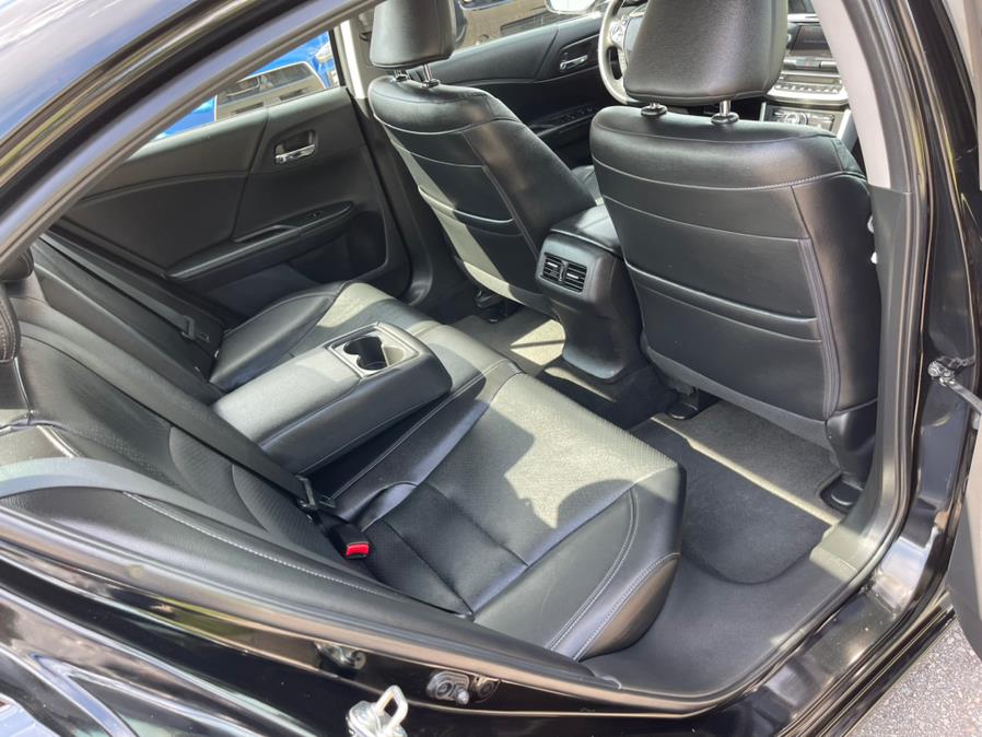 2015 Honda Accord Sedan 4dr I4 CVT EX-L w/Navi, available for sale in South Windsor, Connecticut | Mike And Tony Auto Sales, Inc. South Windsor, Connecticut 2015 Honda Accord Sedan 4dr I4 CVT EX-L w/Navi, available for sale in South Windsor, Connecticut | Mike And Tony Auto Sales, Inc. South Windsor, Connecticut