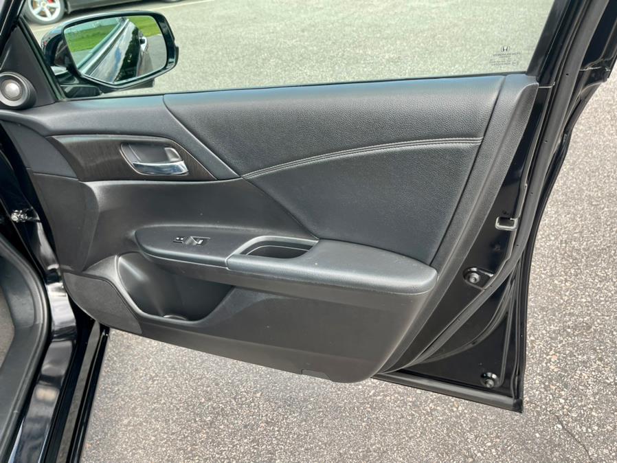 2015 Honda Accord Sedan 4dr I4 CVT EX-L w/Navi, available for sale in South Windsor, Connecticut | Mike And Tony Auto Sales, Inc. South Windsor, Connecticut 2015 Honda Accord Sedan 4dr I4 CVT EX-L w/Navi, available for sale in South Windsor, Connecticut | Mike And Tony Auto Sales, Inc. South Windsor, Connecticut