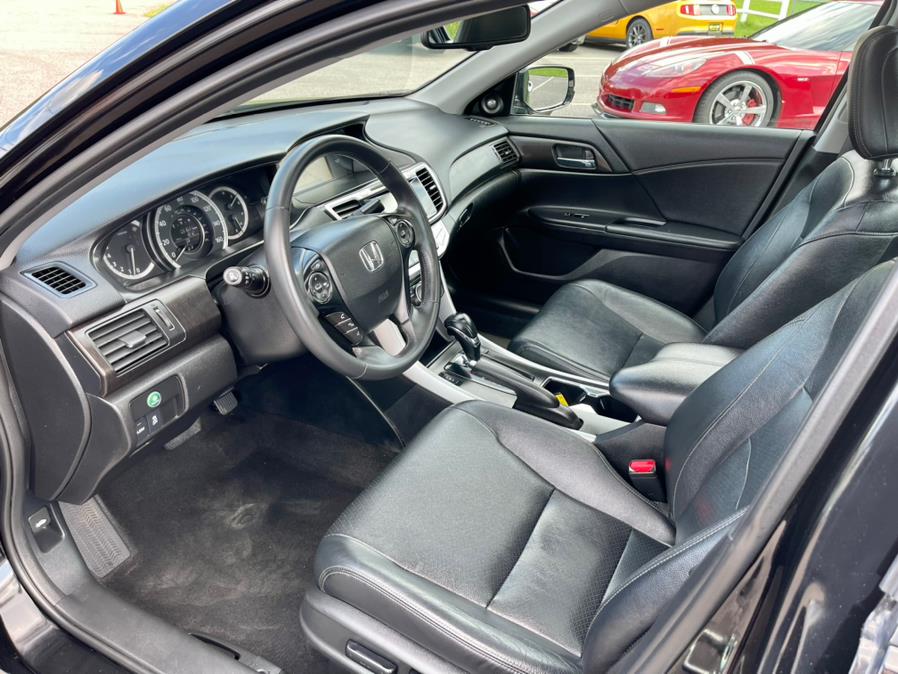 2015 Honda Accord Sedan 4dr I4 CVT EX-L w/Navi, available for sale in South Windsor, Connecticut | Mike And Tony Auto Sales, Inc. South Windsor, Connecticut 2015 Honda Accord Sedan 4dr I4 CVT EX-L w/Navi, available for sale in South Windsor, Connecticut | Mike And Tony Auto Sales, Inc. South Windsor, Connecticut