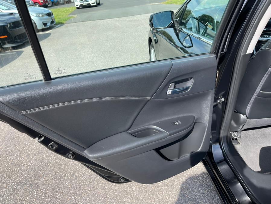 2015 Honda Accord Sedan 4dr I4 CVT EX-L w/Navi, available for sale in South Windsor, Connecticut | Mike And Tony Auto Sales, Inc. South Windsor, Connecticut 2015 Honda Accord Sedan 4dr I4 CVT EX-L w/Navi, available for sale in South Windsor, Connecticut | Mike And Tony Auto Sales, Inc. South Windsor, Connecticut