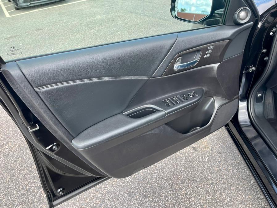 2015 Honda Accord Sedan 4dr I4 CVT EX-L w/Navi, available for sale in South Windsor, Connecticut | Mike And Tony Auto Sales, Inc. South Windsor, Connecticut 2015 Honda Accord Sedan 4dr I4 CVT EX-L w/Navi, available for sale in South Windsor, Connecticut | Mike And Tony Auto Sales, Inc. South Windsor, Connecticut