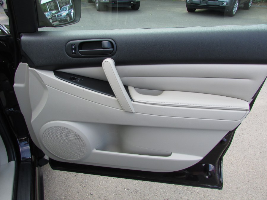 2010 Mazda CX-7 FWD 4dr i SV, available for sale in East Windsor, Connecticut | United Auto Sales of E Windsor, Inc. East Windsor, Connecticut 2010 Mazda CX-7 FWD 4dr i SV, available for sale in East Windsor, Connecticut | United Auto Sales of E Windsor, Inc. East Windsor, Connecticut