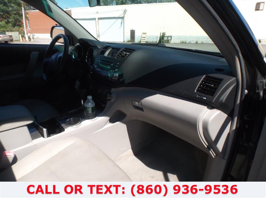 Used Toyota Highlander 4WD 4dr Base (Natl) 2008 | Lee Motors Sales Inc. Hartford, Connecticut Used Toyota Highlander 4WD 4dr Base (Natl) 2008 | Lee Motors Sales Inc. Hartford, Connecticut