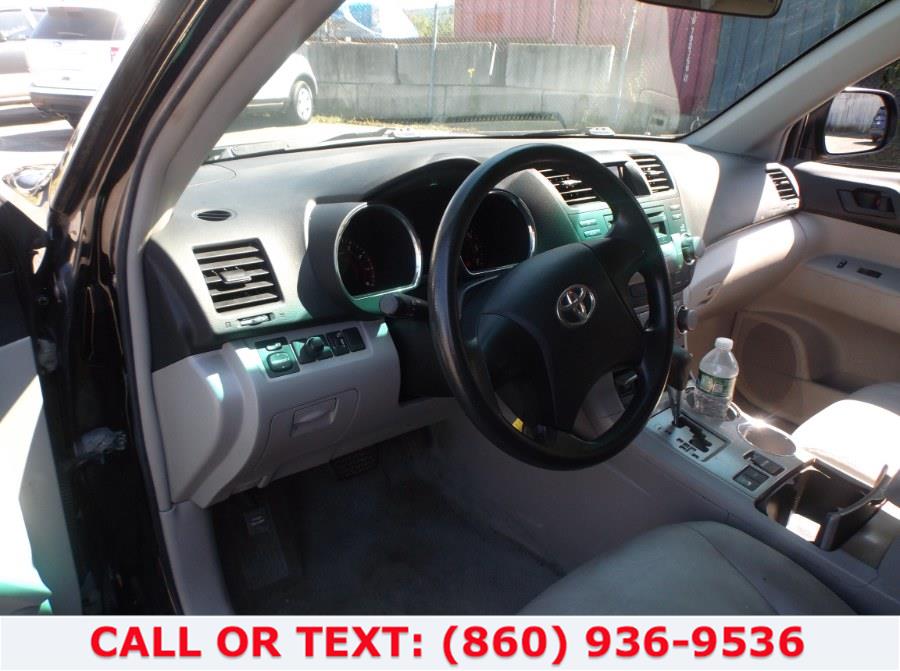 Used Toyota Highlander 4WD 4dr Base (Natl) 2008 | Lee Motors Sales Inc. Hartford, Connecticut Used Toyota Highlander 4WD 4dr Base (Natl) 2008 | Lee Motors Sales Inc. Hartford, Connecticut