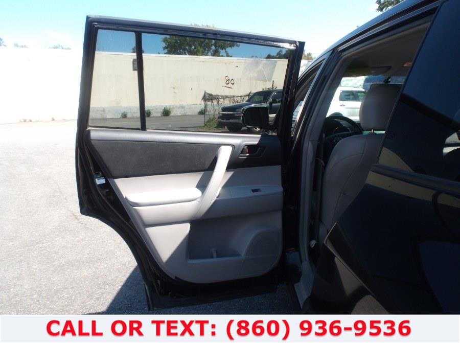 Used Toyota Highlander 4WD 4dr Base (Natl) 2008 | Lee Motors Sales Inc. Hartford, Connecticut Used Toyota Highlander 4WD 4dr Base (Natl) 2008 | Lee Motors Sales Inc. Hartford, Connecticut
