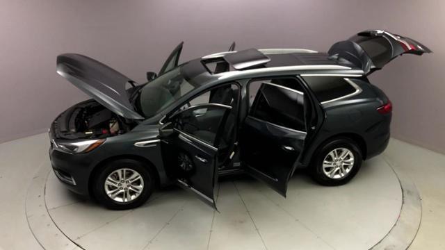 2018 Buick Enclave AWD 4dr Essence, available for sale in Naugatuck, Connecticut | J&M Automotive Sls&Svc LLC. Naugatuck, Connecticut 2018 Buick Enclave AWD 4dr Essence, available for sale in Naugatuck, Connecticut | J&M Automotive Sls&Svc LLC. Naugatuck, Connecticut