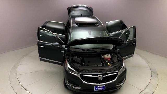 2018 Buick Enclave AWD 4dr Essence, available for sale in Naugatuck, Connecticut | J&M Automotive Sls&Svc LLC. Naugatuck, Connecticut 2018 Buick Enclave AWD 4dr Essence, available for sale in Naugatuck, Connecticut | J&M Automotive Sls&Svc LLC. Naugatuck, Connecticut