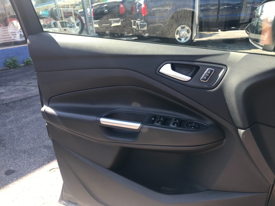 Used Ford Escape 4WD 4dr SE 2016 | Second Street Auto Sales Inc. Manchester, New Hampshire Used Ford Escape 4WD 4dr SE 2016 | Second Street Auto Sales Inc. Manchester, New Hampshire