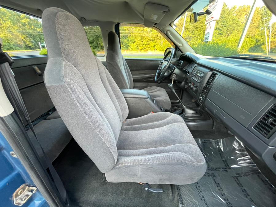 Used Dodge Dakota SXT 4WD~~5 Speed Manual~~ Club Cab131" WB Base 2003 | Toro Auto. East Windsor, Connecticut Used Dodge Dakota SXT 4WD~~5 Speed Manual~~ Club Cab131" WB Base 2003 | Toro Auto. East Windsor, Connecticut