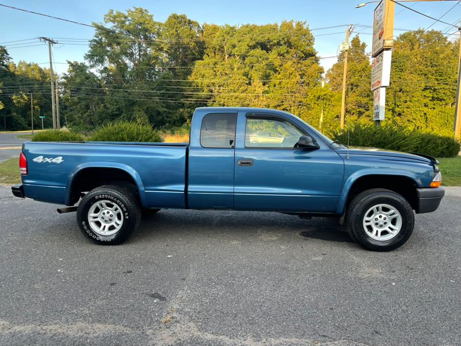 Used Dodge Dakota SXT 4WD~~5 Speed Manual~~ Club Cab131" WB Base 2003 | Toro Auto. East Windsor, Connecticut Used Dodge Dakota SXT 4WD~~5 Speed Manual~~ Club Cab131" WB Base 2003 | Toro Auto. East Windsor, Connecticut
