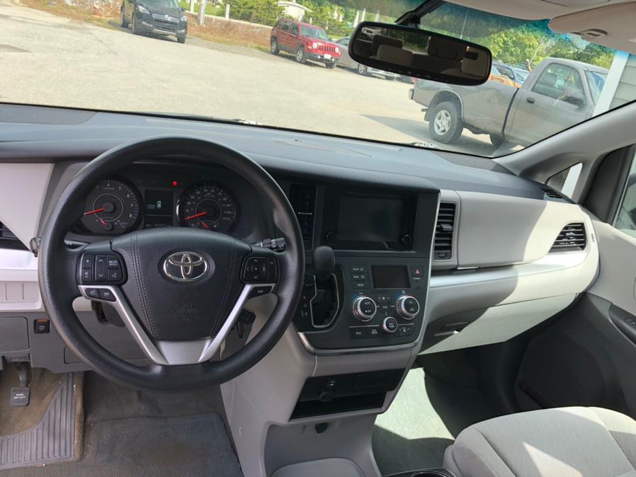 Used Toyota Sienna LE FWD 8-Passenger (Natl) 2017 | Searsport Motor Company. Searsport, Maine Used Toyota Sienna LE FWD 8-Passenger (Natl) 2017 | Searsport Motor Company. Searsport, Maine