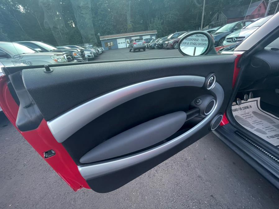 Used MINI Cooper Hardtop 2dr Cpe John Cooper Works 2009 | Auto Match LLC. Waterbury, Connecticut Used MINI Cooper Hardtop 2dr Cpe John Cooper Works 2009 | Auto Match LLC. Waterbury, Connecticut