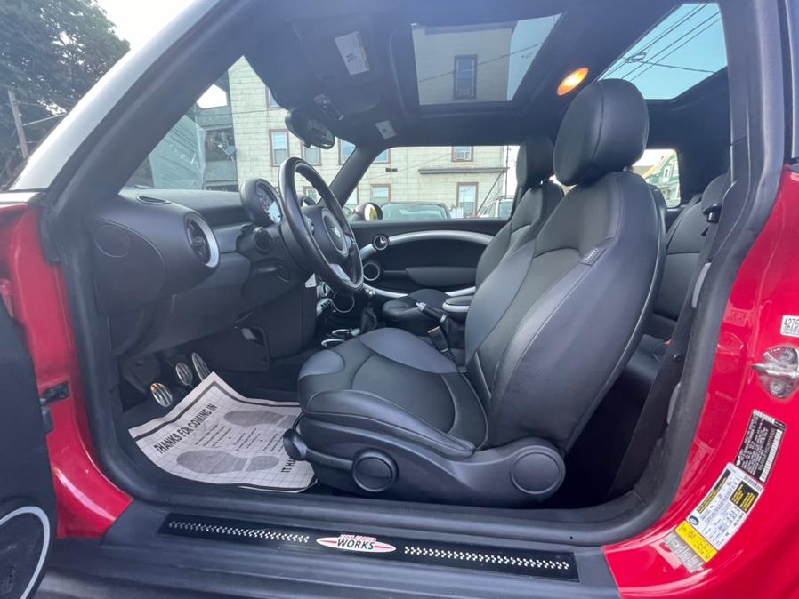 Used MINI Cooper Hardtop 2dr Cpe John Cooper Works 2009 | Auto Match LLC. Waterbury, Connecticut Used MINI Cooper Hardtop 2dr Cpe John Cooper Works 2009 | Auto Match LLC. Waterbury, Connecticut