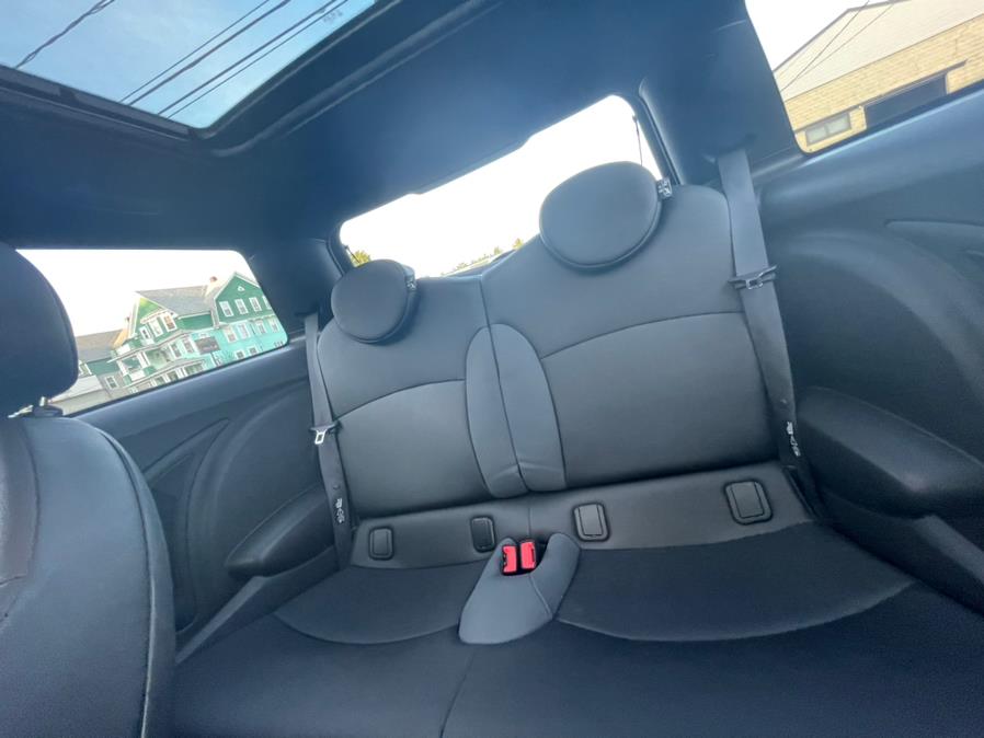 Used MINI Cooper Hardtop 2dr Cpe John Cooper Works 2009 | Auto Match LLC. Waterbury, Connecticut Used MINI Cooper Hardtop 2dr Cpe John Cooper Works 2009 | Auto Match LLC. Waterbury, Connecticut