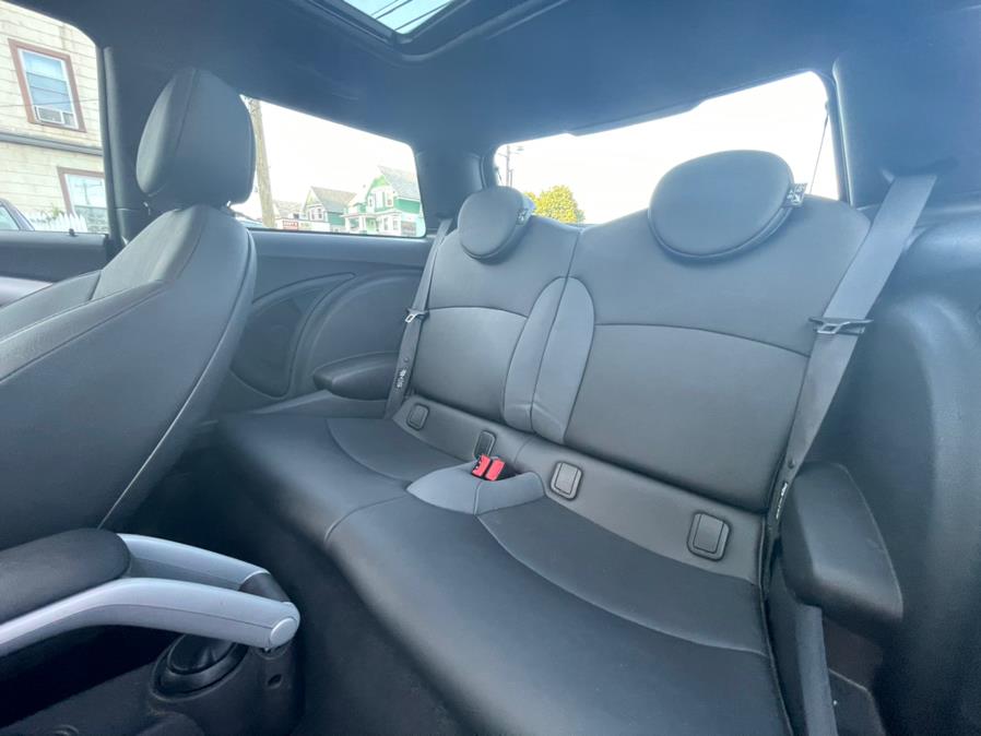 Used MINI Cooper Hardtop 2dr Cpe John Cooper Works 2009 | Auto Match LLC. Waterbury, Connecticut Used MINI Cooper Hardtop 2dr Cpe John Cooper Works 2009 | Auto Match LLC. Waterbury, Connecticut