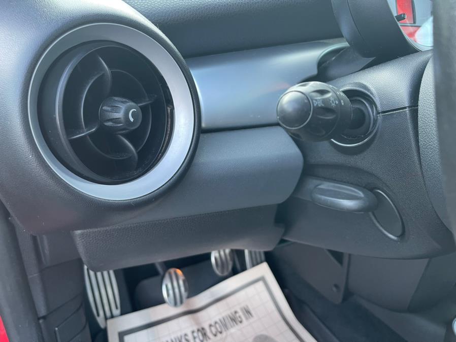 Used MINI Cooper Hardtop 2dr Cpe John Cooper Works 2009 | Auto Match LLC. Waterbury, Connecticut Used MINI Cooper Hardtop 2dr Cpe John Cooper Works 2009 | Auto Match LLC. Waterbury, Connecticut