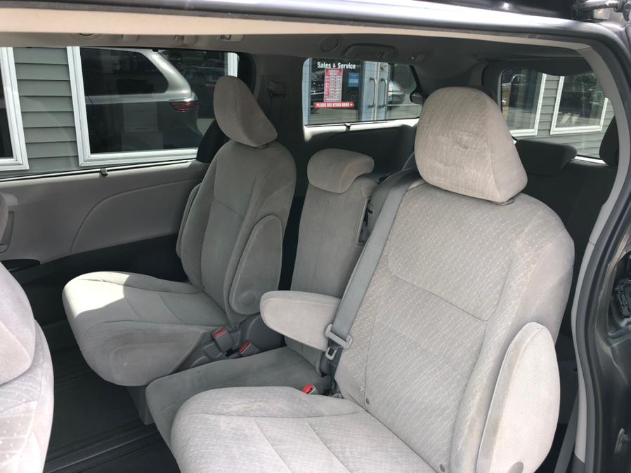 Used Toyota Sienna LE FWD 8-Passenger (Natl) 2017 | Rockland Motor Company. Rockland, Maine Used Toyota Sienna LE FWD 8-Passenger (Natl) 2017 | Rockland Motor Company. Rockland, Maine