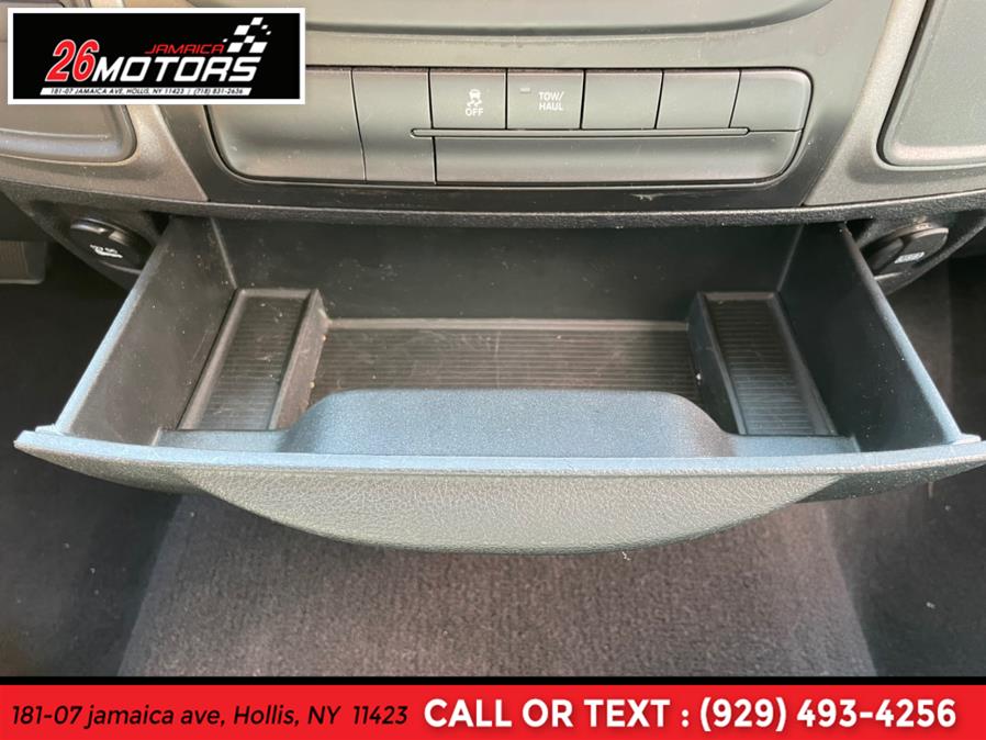 Used Ram 1500 Express 4x4 Quad Cab 6''4" Box 2017 | Jamaica 26 Motors. Hollis, New York Used Ram 1500 Express 4x4 Quad Cab 6''4" Box 2017 | Jamaica 26 Motors. Hollis, New York