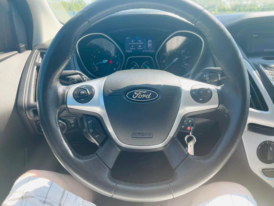 Used Ford Focus 5dr HB SE 2014 | Supreme Automotive. New Britain, Connecticut Used Ford Focus 5dr HB SE 2014 | Supreme Automotive. New Britain, Connecticut