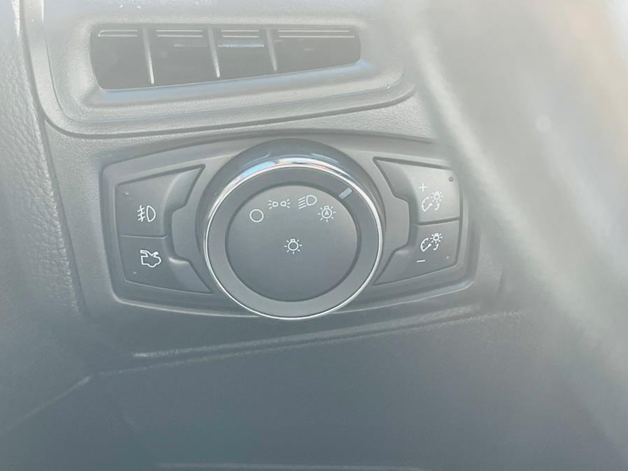 Used Ford Focus 5dr HB SE 2014 | Supreme Automotive. New Britain, Connecticut Used Ford Focus 5dr HB SE 2014 | Supreme Automotive. New Britain, Connecticut