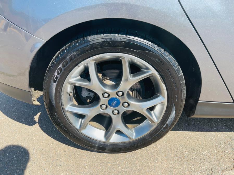 Used Ford Focus 5dr HB SE 2014 | Supreme Automotive. New Britain, Connecticut Used Ford Focus 5dr HB SE 2014 | Supreme Automotive. New Britain, Connecticut