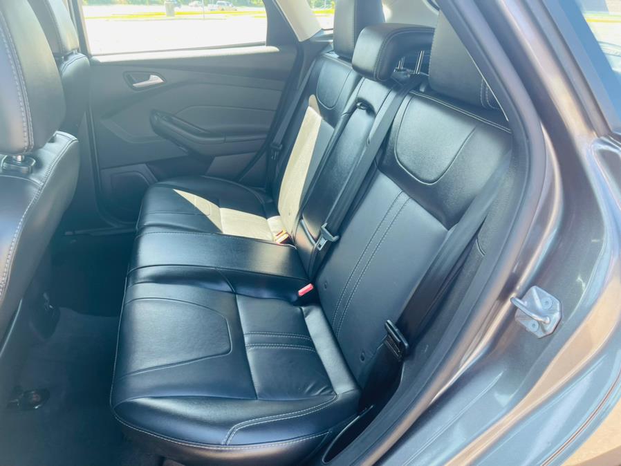 Used Ford Focus 5dr HB SE 2014 | Supreme Automotive. New Britain, Connecticut Used Ford Focus 5dr HB SE 2014 | Supreme Automotive. New Britain, Connecticut